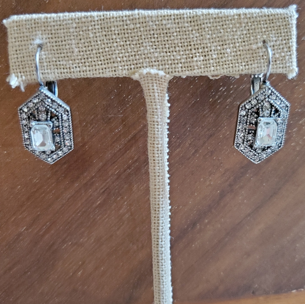 Chloe and Isabel earrings NWOT
